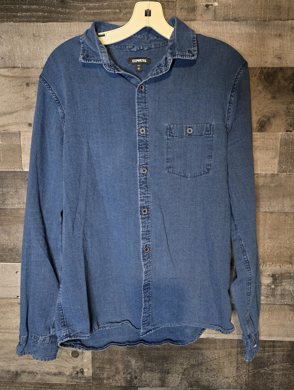 Express Casual Long-Sleeve Button-Up Shirt in Blue